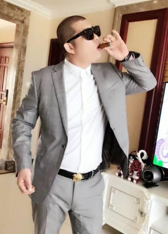 快手网红给乔买裙子黑料,网红圈内的时尚争议